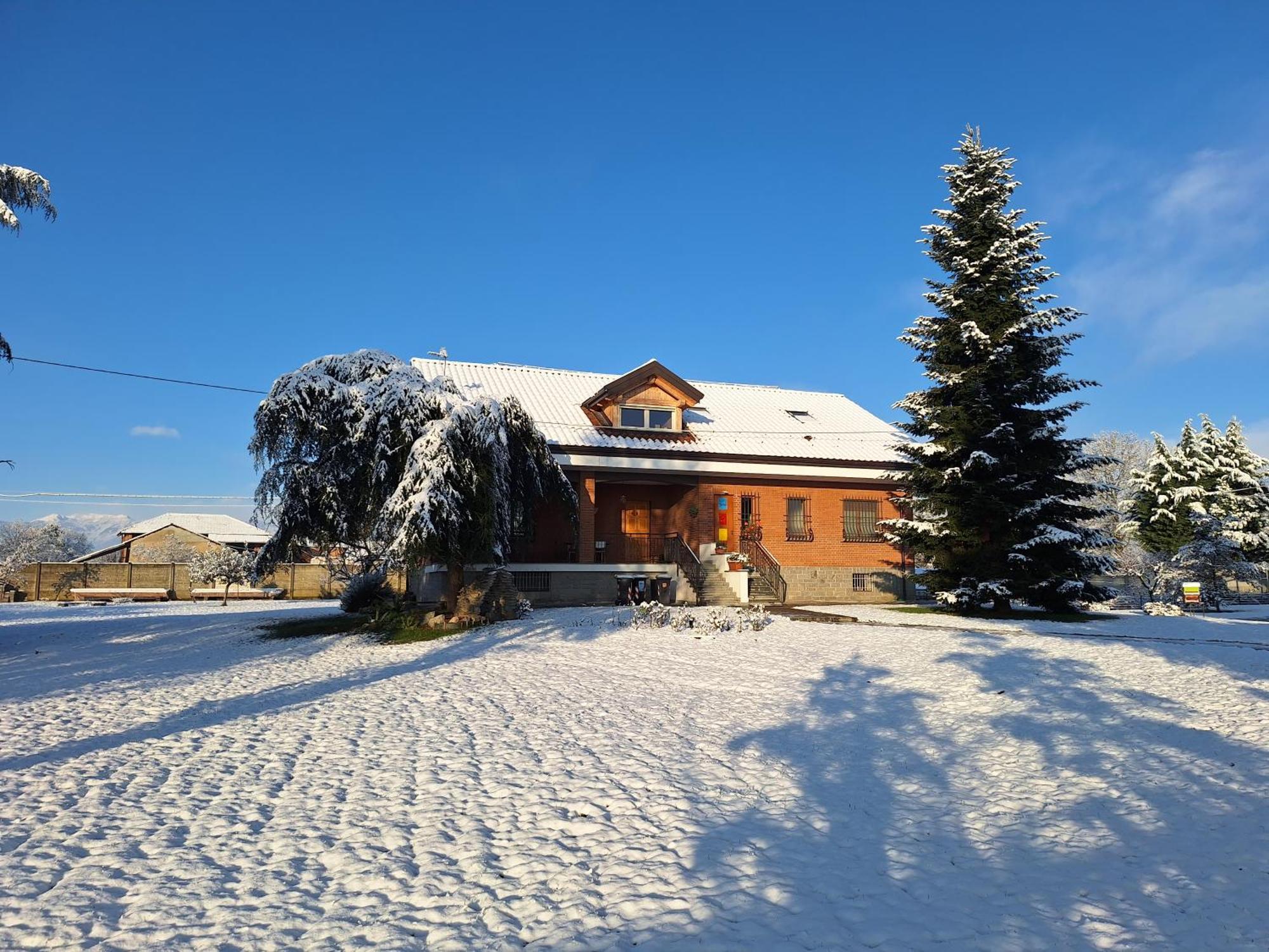 Вилла Casa Matilde Лейни Экстерьер фото